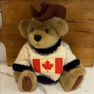 Vintage Pickford Bear Canadian "Cody" The Brass Button Bear Collection 9”